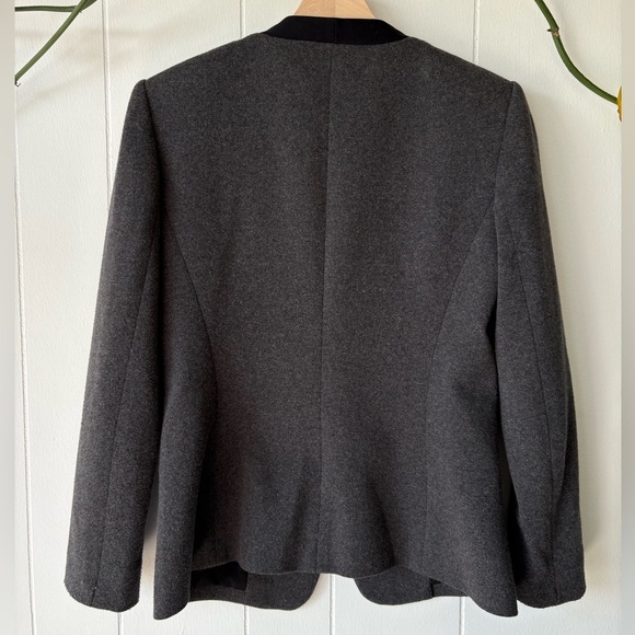 Theory Charcoal Gray Single-Breasted Blazer | Size 4 - Picture 4 of 5